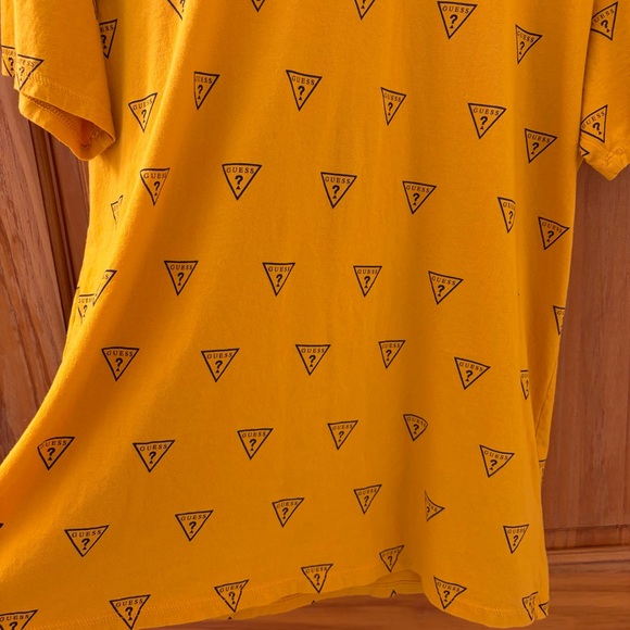 Y2K Guess Logo T-Shirt Men’s XL Yellow 90s Mallsoft Preppy All Over Pattern - Picture 3 of 6